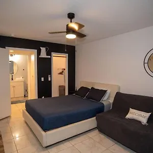  Apartment Pet Friendly Spacious Studio W/pool